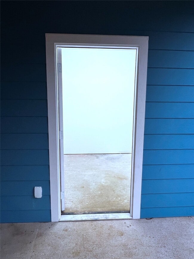 Building Photo - 175 W 6th St