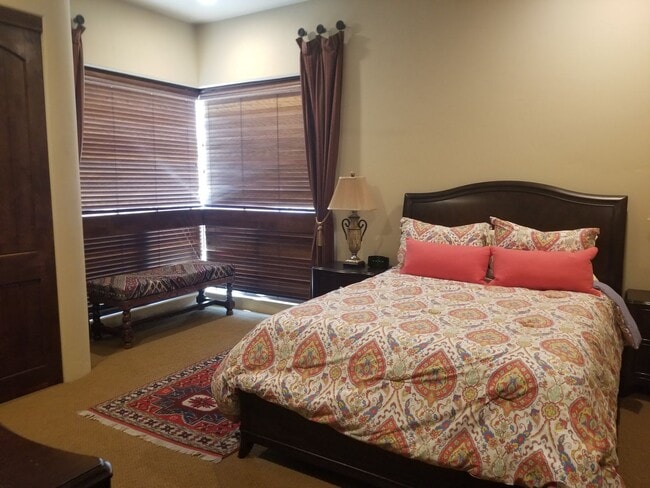 Building Photo - Winter Furnished Rental