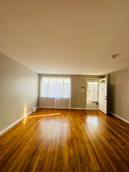 Building Photo - 7444 Berkshire Rd