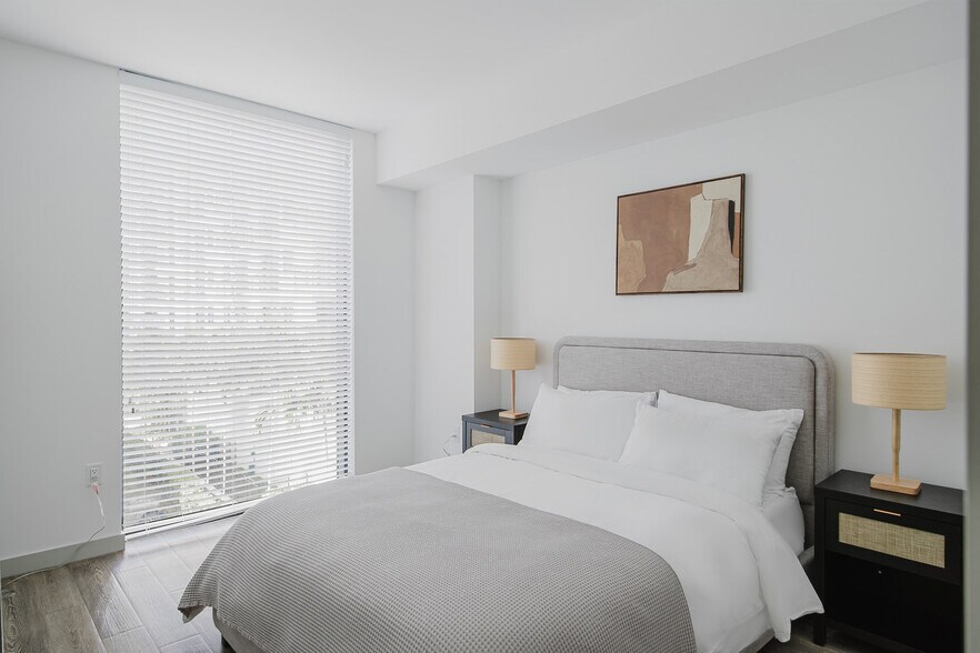 Building Photo - 221 SW 12th St