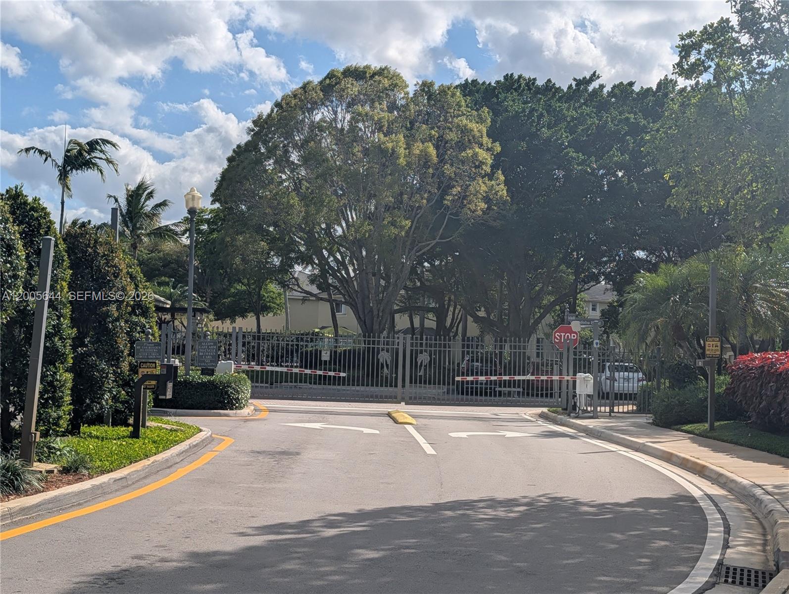 Building Photo - 2143 Hacienda Ter