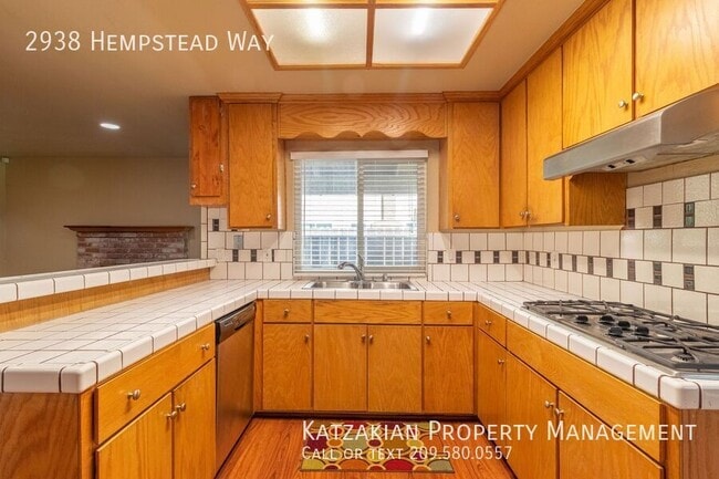 Building Photo - 2938 Hempstead Way