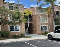 Building Photo - 4832 N State Rd 7