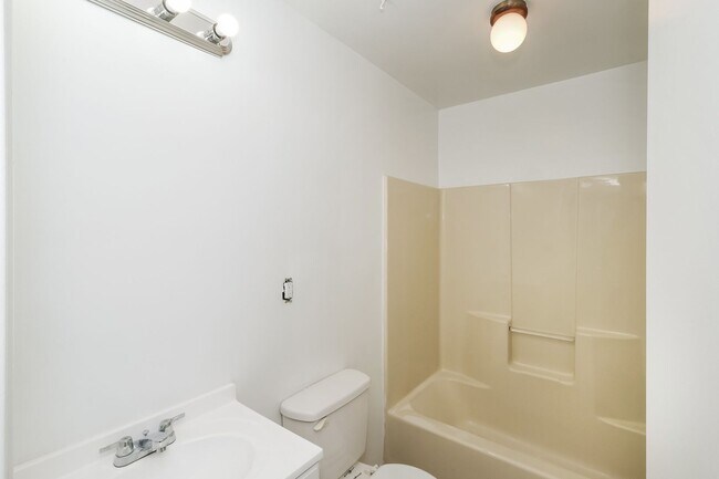Building Photo - 6919 Taylor Manor Ave