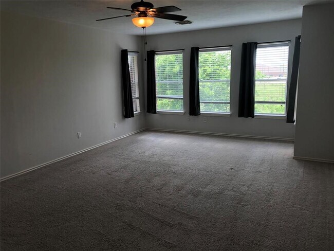 Building Photo - 5718 Silas Creek Ct