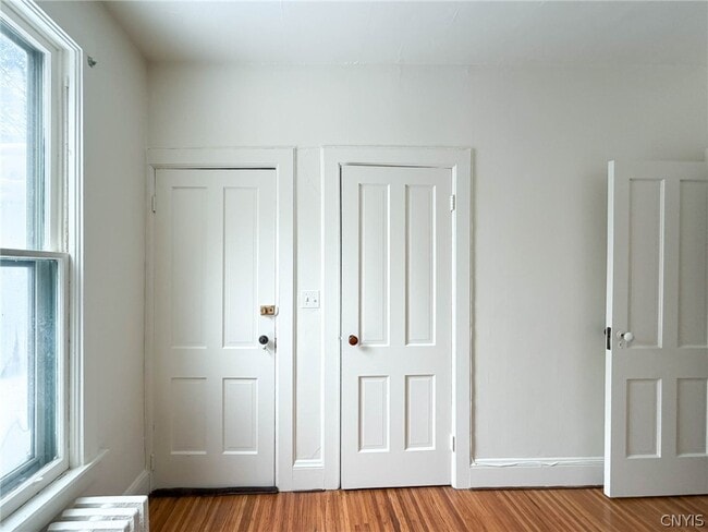 Building Photo - 507 Henry St