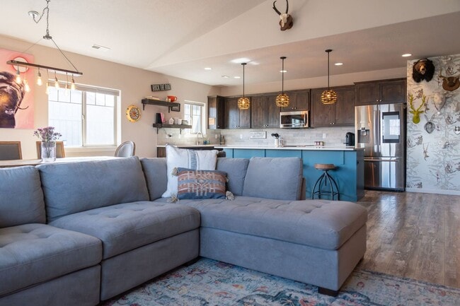 Building Photo - SW Redmond 4 Bedroom Home