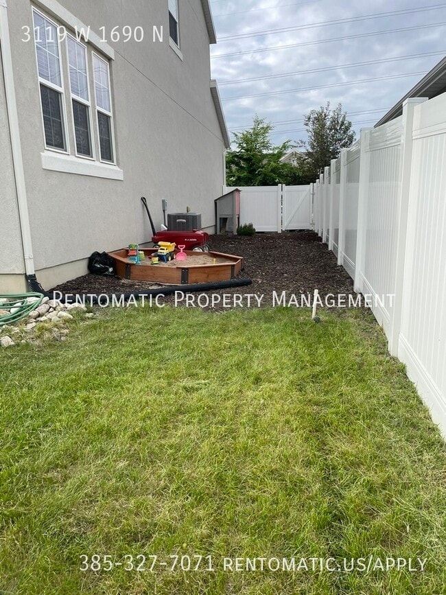 Building Photo - 3119 W 1690 N