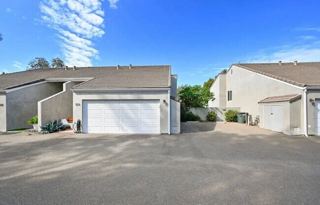 Building Photo - 531 Camino Del Mar