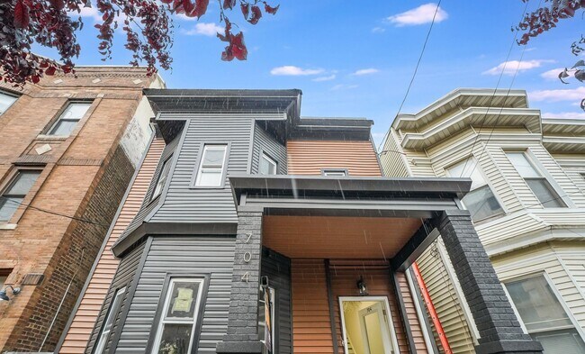 Building Photo - 704 Palisade Ave