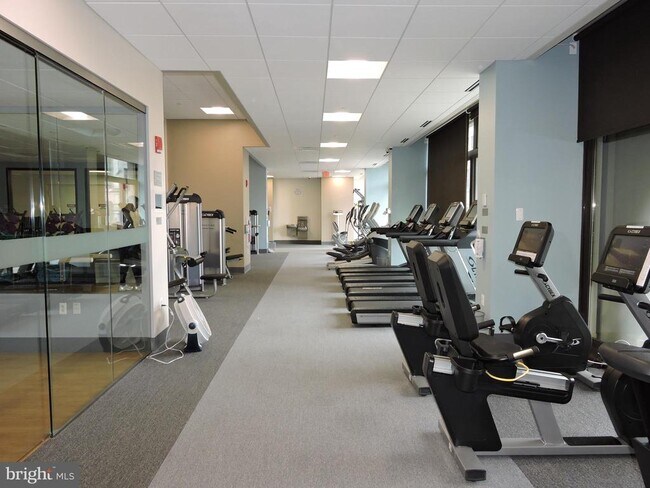 Building Photo - 1420 Locust St