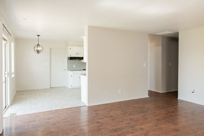 Building Photo - Beautiful home for lease near Hefner & Penn