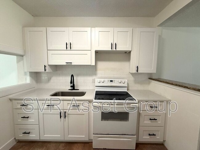 Building Photo - 6204 Terry Parker Dr N