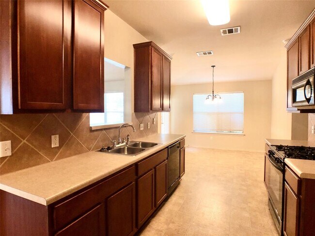 Building Photo - 2141 Pearson Way