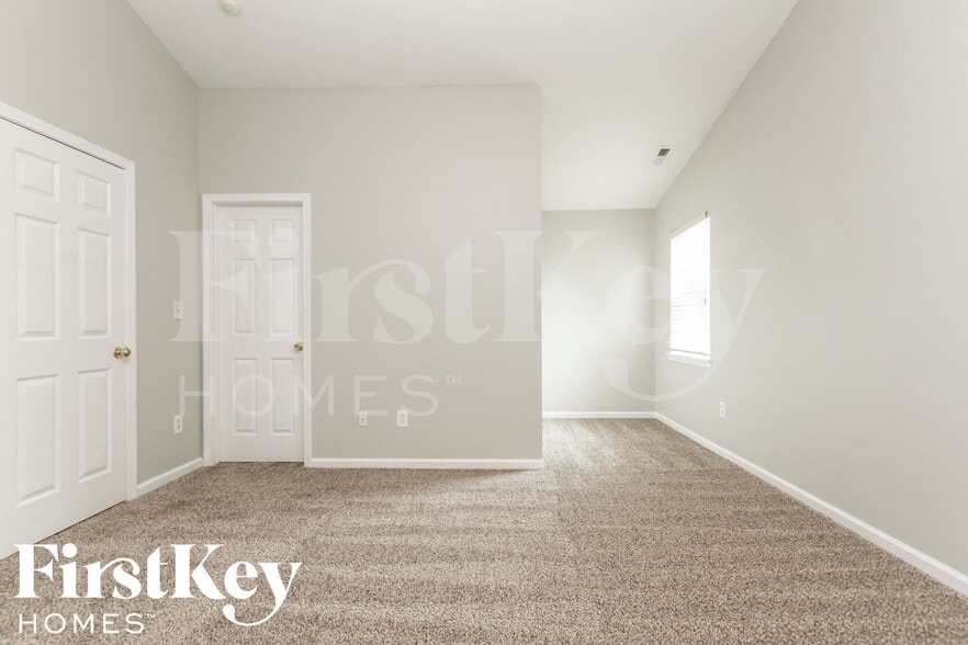 Building Photo - 10431 Wintergreen Way