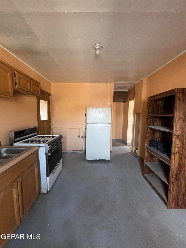 Building Photo - 4000 1/2 Sacramento Ave