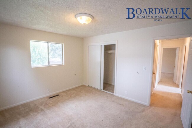Building Photo - Newly updated 3 Bedroom home in Layton
