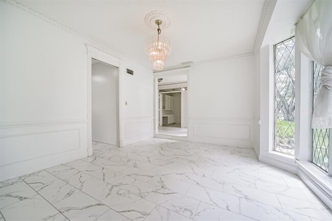 Building Photo - 15738 Fleetwood Oaks Dr