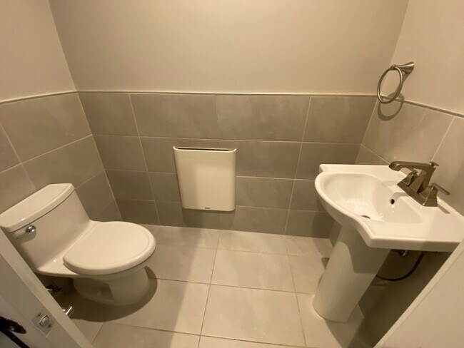 Building Photo - 189 Washington St