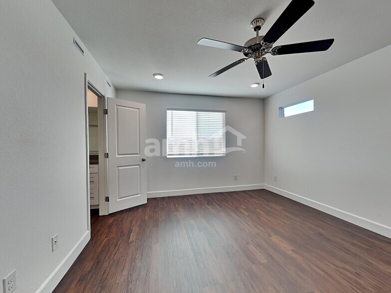 Building Photo - 4837 Colossal Star St