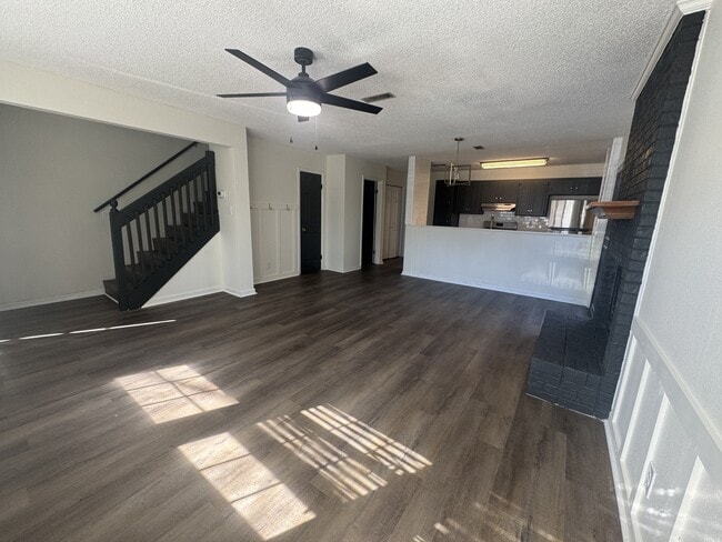 Building Photo - 122 Timbers Dr