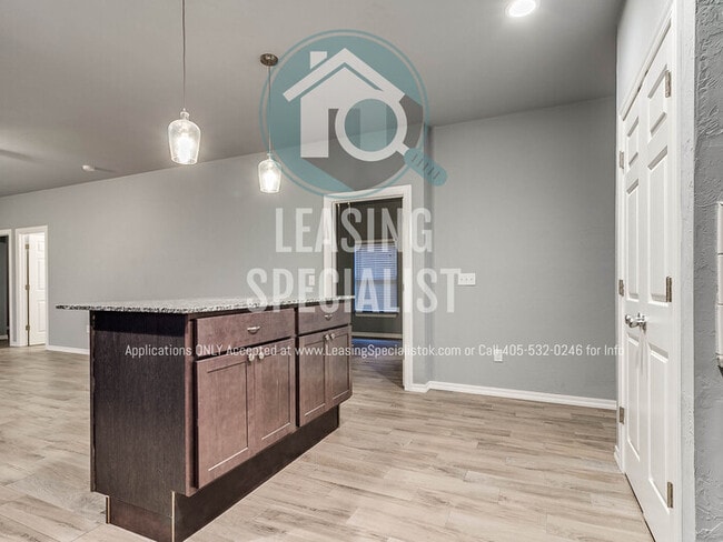 Building Photo - Central Norman 4 Bed 3 Bath House PRE-LEAS...