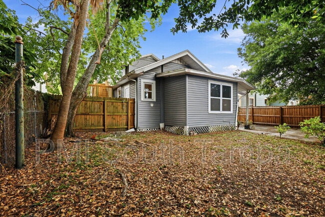 Building Photo - 203 W Emma St