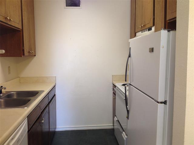 Building Photo - 1415 N Austin St