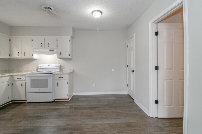 Building Photo - 404 -03 Thompsonville Lane