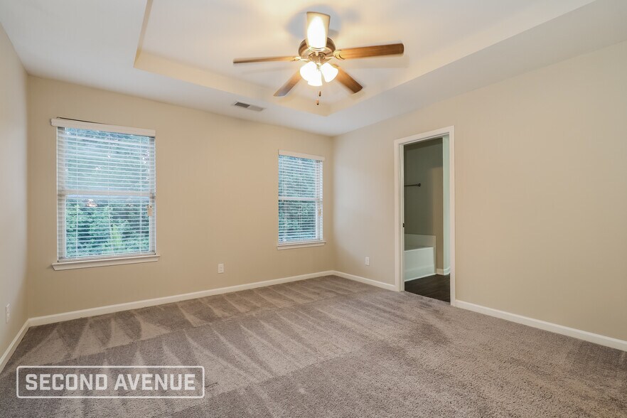 Building Photo - 217 Magnaview Dr
