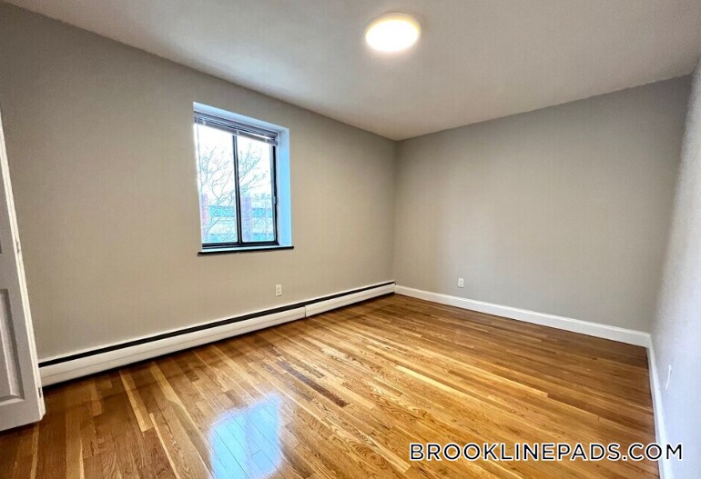 Building Photo - 230 Babcock St