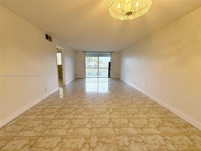 Building Photo - 8970 S Hollybrook Blvd