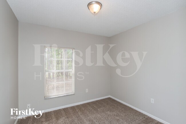 Building Photo - 112 Marsh St