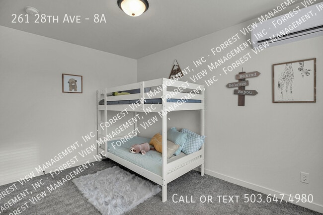 Building Photo - 261 SE 28th Ave