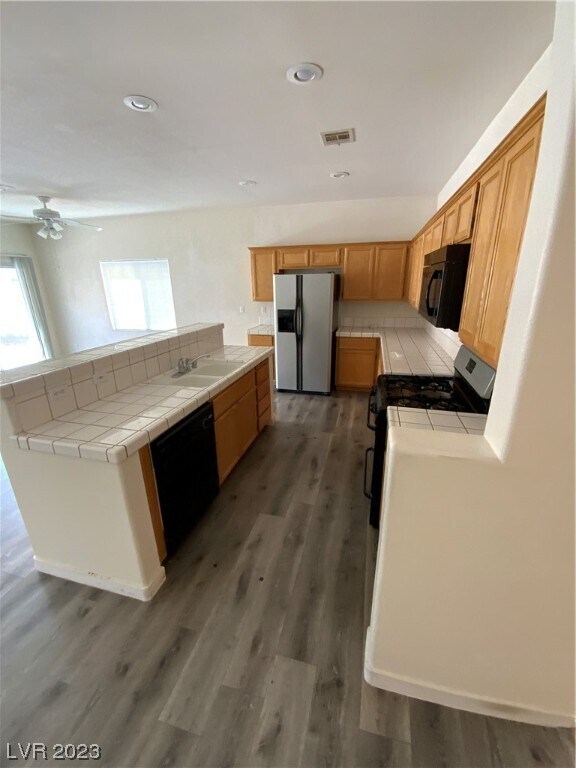 Building Photo - 330 John Henry Dr