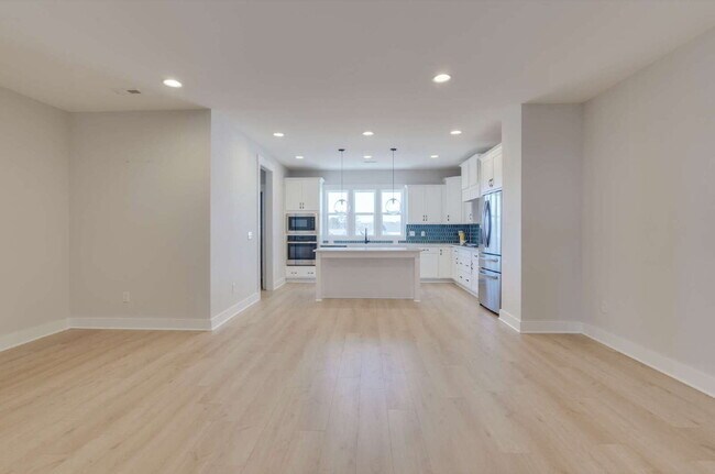 Building Photo - Spacious 4-Bedroom Townhome in Wendell Falls