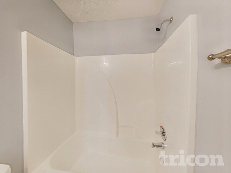 Building Photo - 2331 Sandspring Dr SW