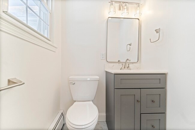 Building Photo - 21 Hodgkins Dr