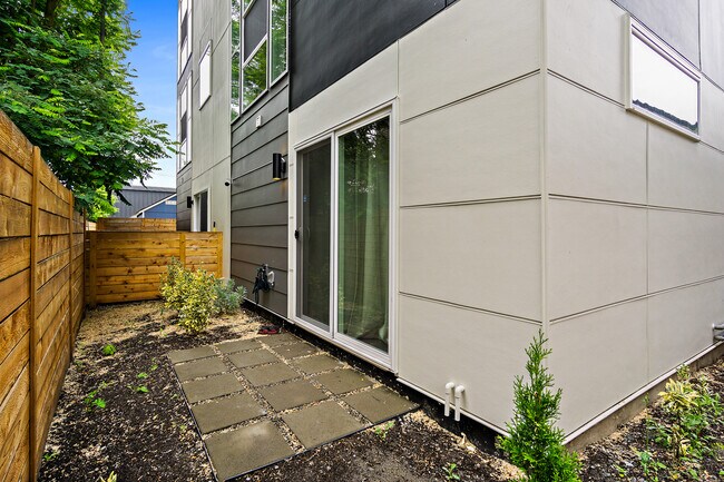 Building Photo - 937A NW 52nd St