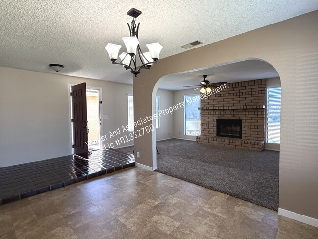 Building Photo - 622 Farrell Dr