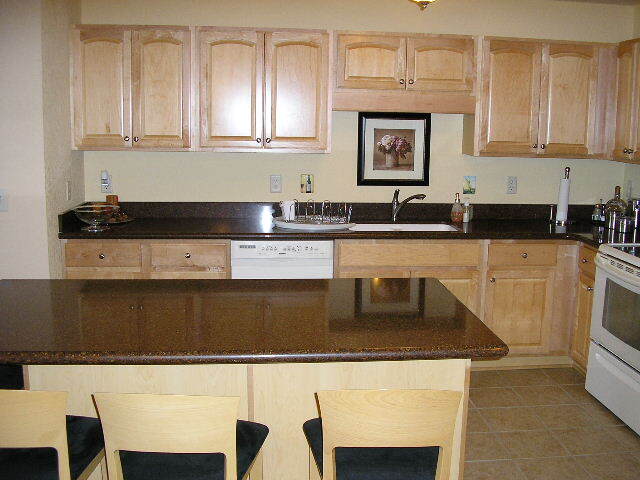 Building Photo - 1331 Lake Dr W