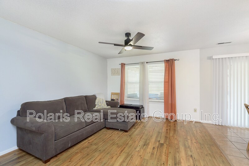 Building Photo - 266 E Pine Ridge Dr