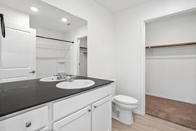 Building Photo - Southside gem! 4 bedrooms, loft, open floor plan less than 10 miles from the Toyota plant