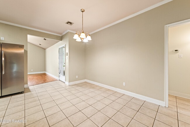 Building Photo - 204 Jane Dr
