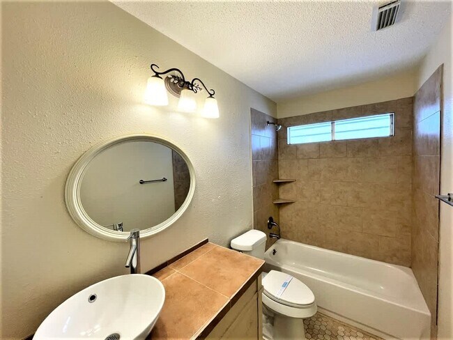 Building Photo - 6419 Horsepen Bayou Dr