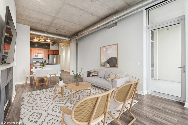 Building Photo - 720 N Larrabee St