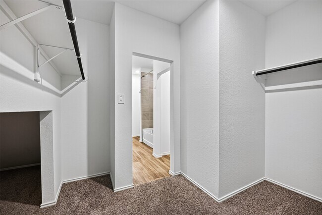 Building Photo - 1726 Windstone Rdg Dr
