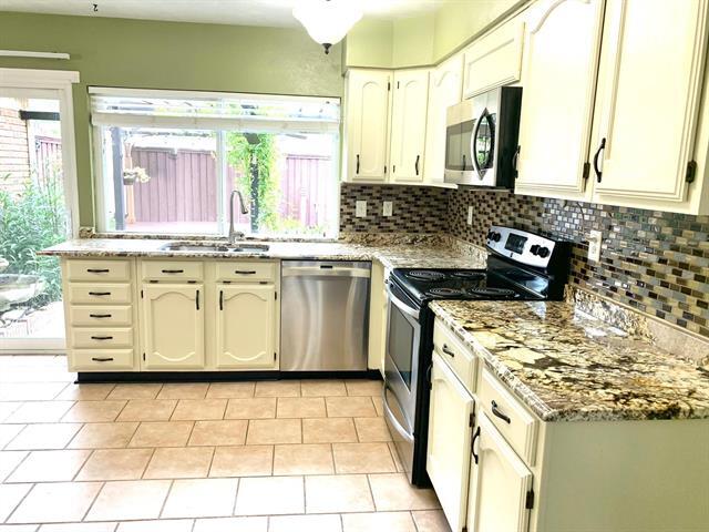 Building Photo - 1209 Crestwood Ct
