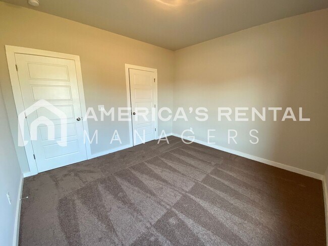 Building Photo - Spacious Home for Rent in Weaver AL... Ava...