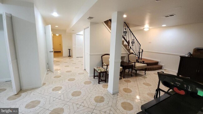 Building Photo - 12411 Thompson Rd